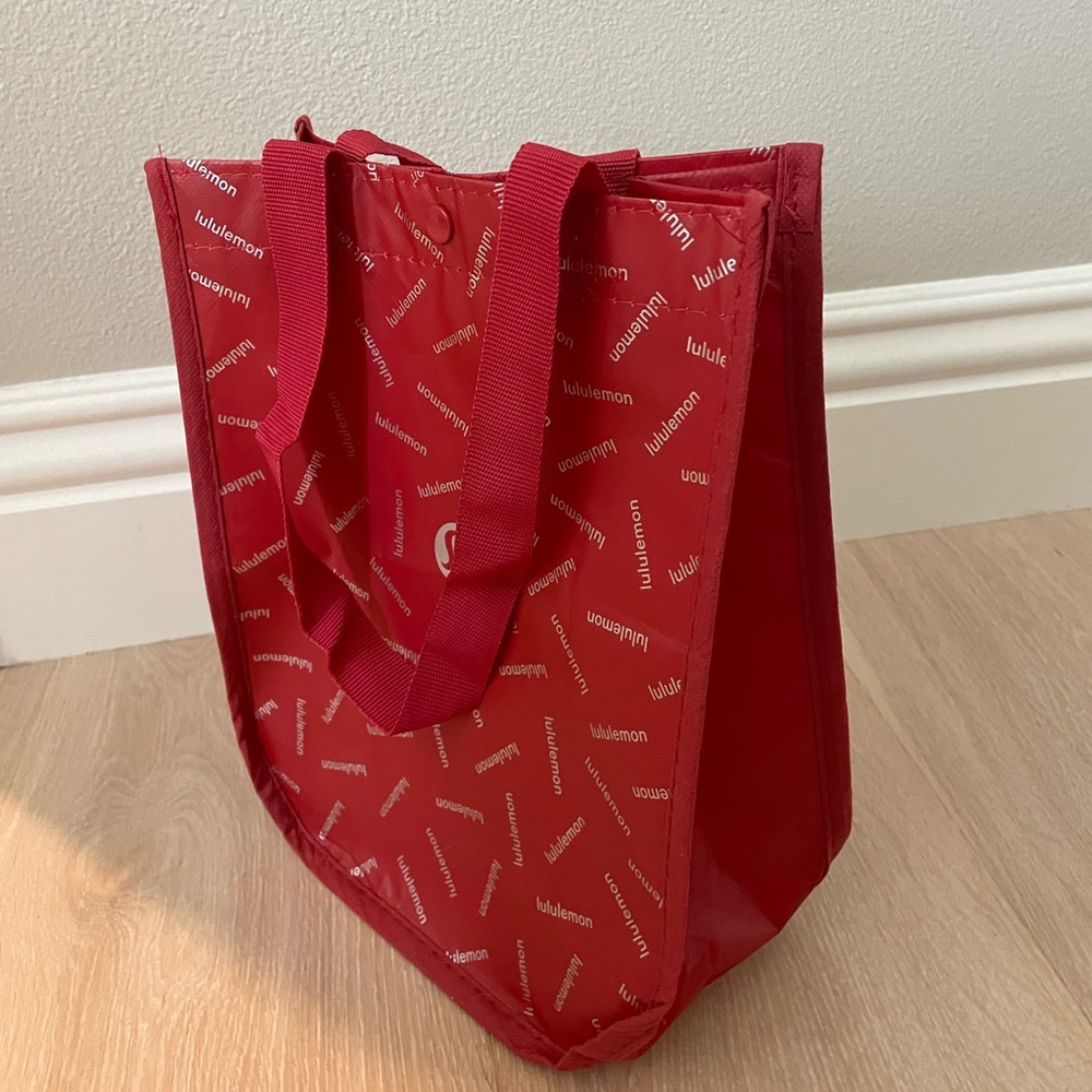 SMALL LULULEMON SHOPPING BAG